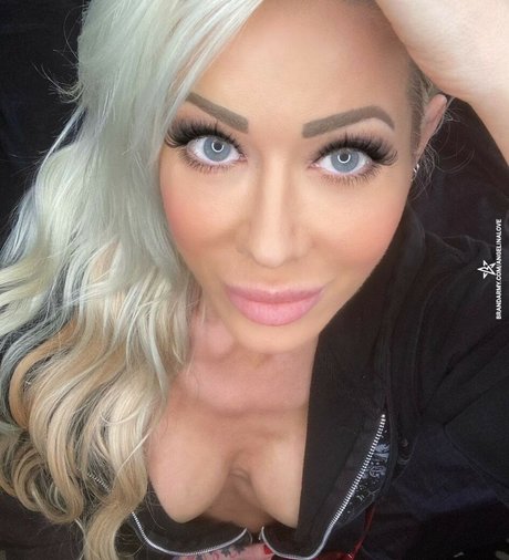 Lauren Williams star exclusive photos