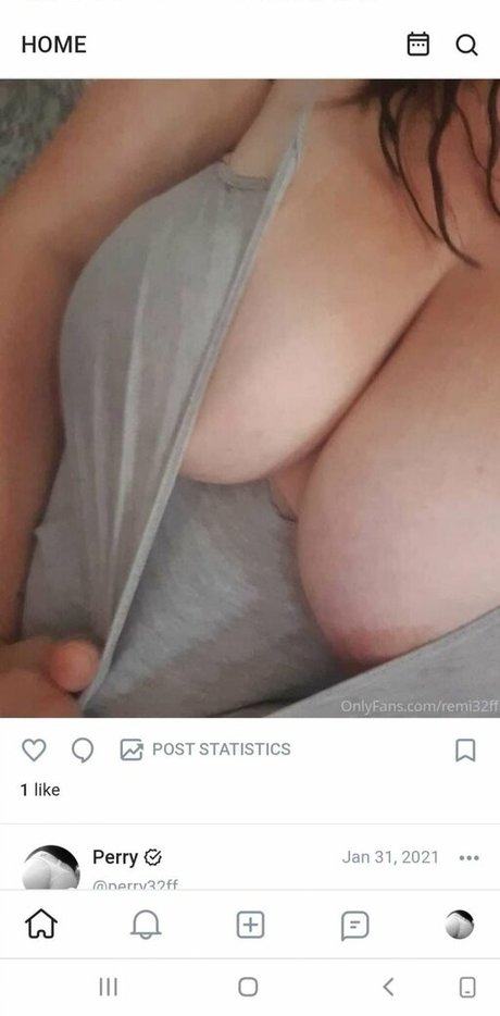 She S Selling Nudes sexy star picture