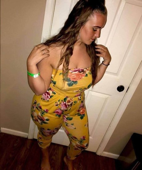 tattooed shemale onlyfans porn photo