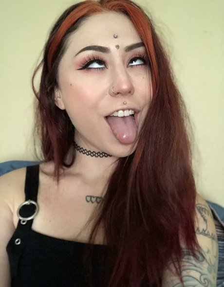 teap0ts star naked picture