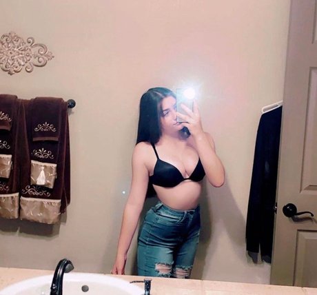 Itsadelecash star nude pictures