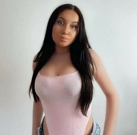 Kate Patterson exclusive star pics