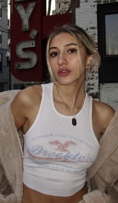 Dea Avdulla model high quality pictures