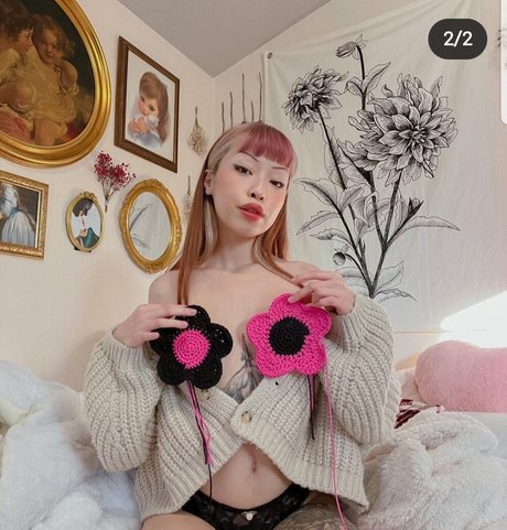 Olivya Nora pretty star pictures