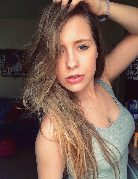 Blueyedwreck naked pornstar pics