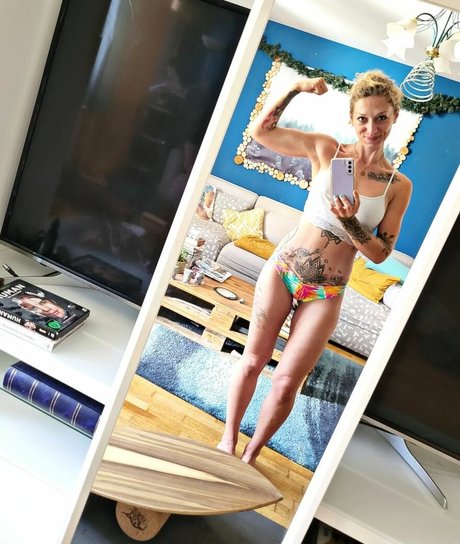 curly sue trip star erotic picture