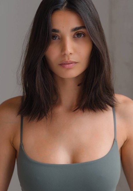 Melina DiMarco erotic model pics