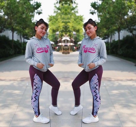 Sarah Carlos art actress picture