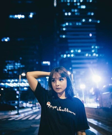 Sarah Carlos pornstar nude pictures