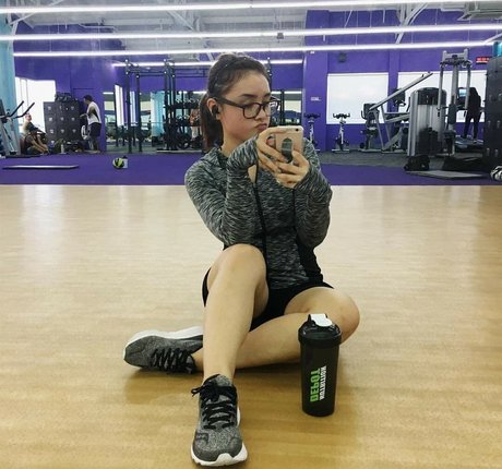 Sarah Carlos Quick model image