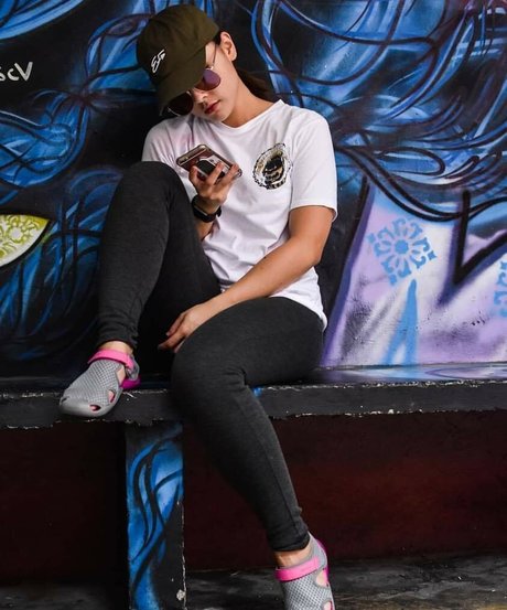 Sarah Carlos naked model img