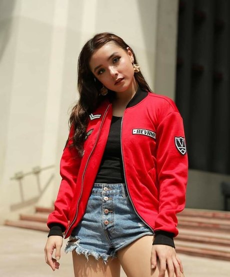 Sarah Carlos model exclusive img