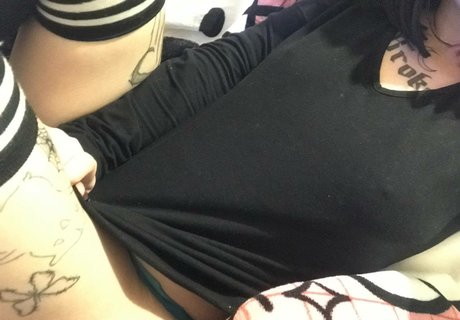 Mitywee Mitywee nude model images