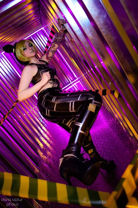 Bizarre Deer exclusive actress galleries