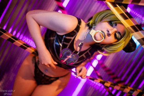 Bizarre Deer model hd gallery