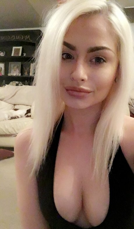 Romanie Smith beautiful pornstar gallery