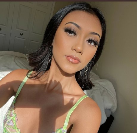 molineymao hot star photo