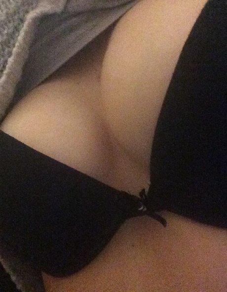 Olivia Lee naked star pics