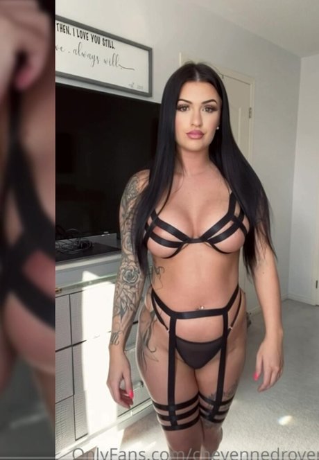 Cheyennedrover model exclusive picture