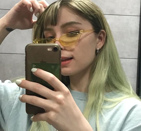 Ewa Green pornstar hd pictures