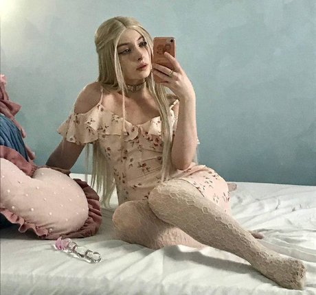 Ewa Green adult model gallery