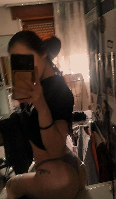 Roxanax Sg pornographic model pics