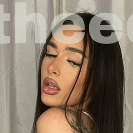 Theedenn model pornographic images