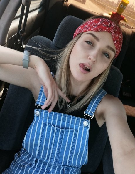 Xxlika nudes star photo