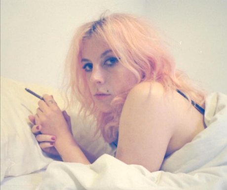 Izzy Phillips model nice photo