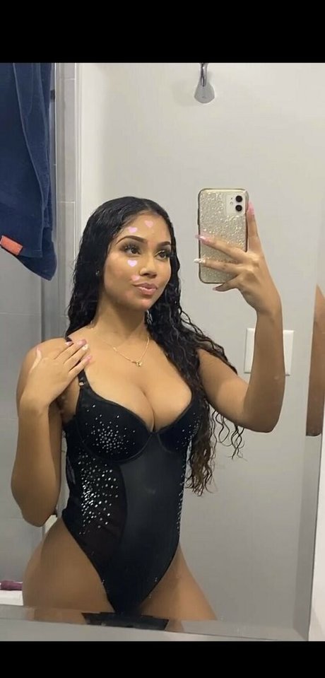 Brianypunani sexy pornstar img