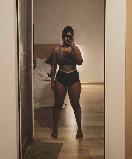 keepinitnejm model sexy img