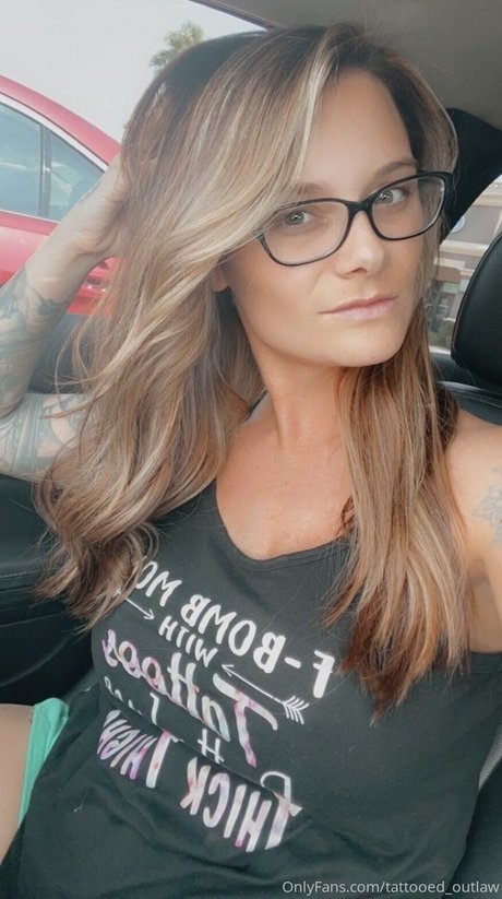 chroniclesofatiredassmom pornographic model photos