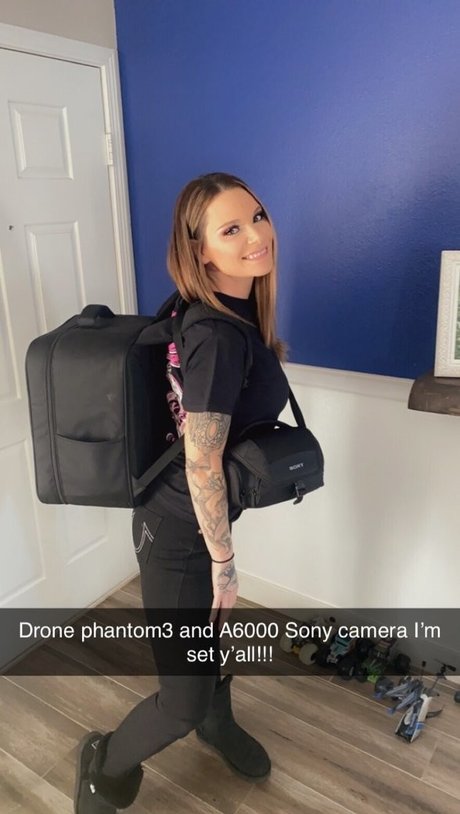 chroniclesofatiredassmom art model photo