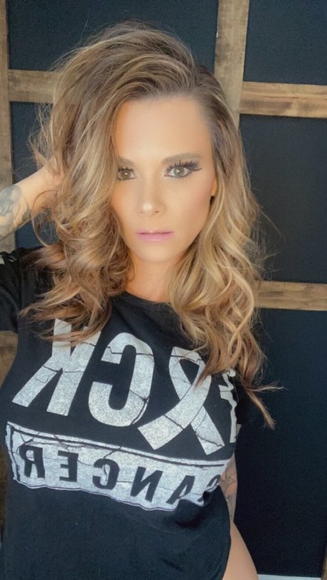 chroniclesofatiredassmom naked pornstar archive