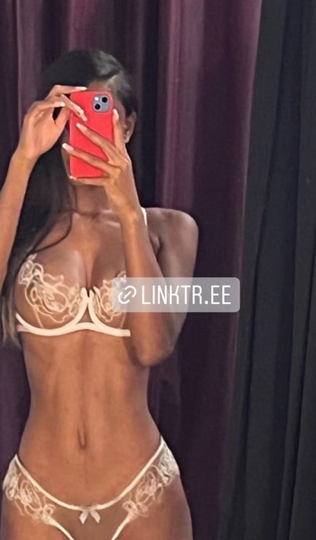 Vinetria pornstar picture