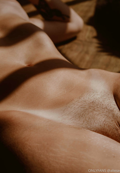 Aliesealieseoff pornstar high quality pictures