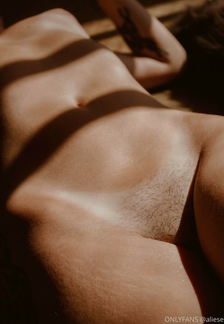 Aliesealieseoff high quality pornstar pic