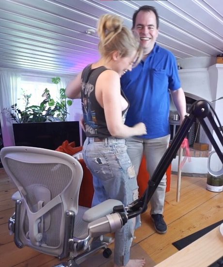 SiriSirililia sex pornstar pic