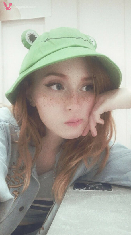 rocketpocket xxx model picture