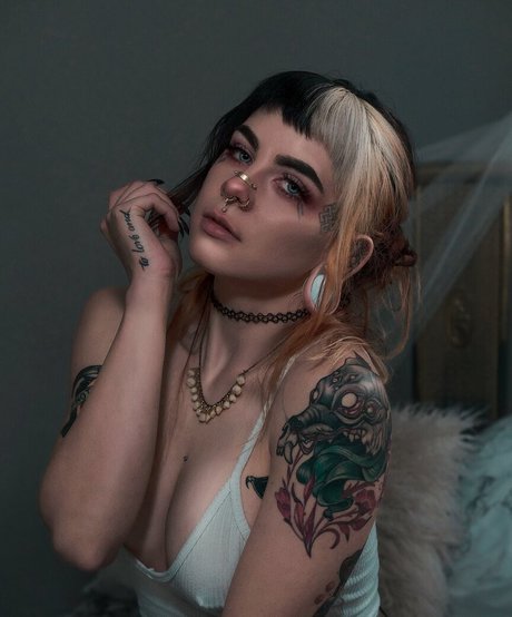 Ashesbardole naked star pics