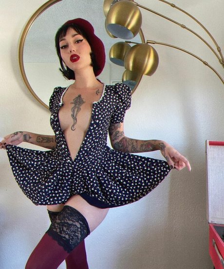 Rocknrollcleopatra model pretty picture