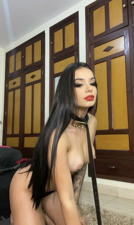 Lunna Sky erotic star pics