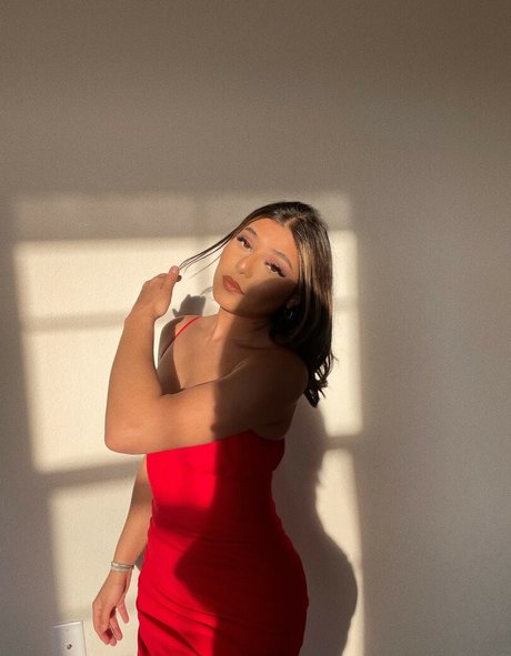 twotonedeedee beautiful actress image