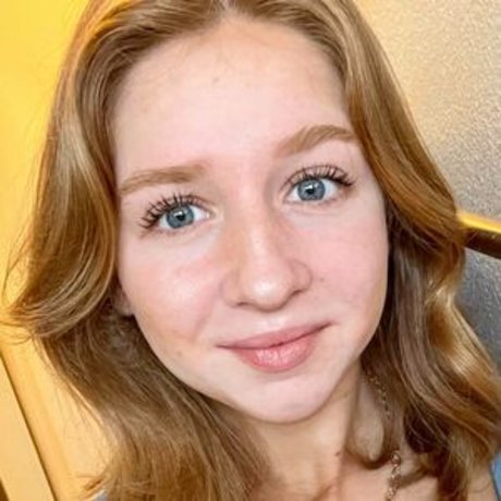 Robynator23 erotic model img