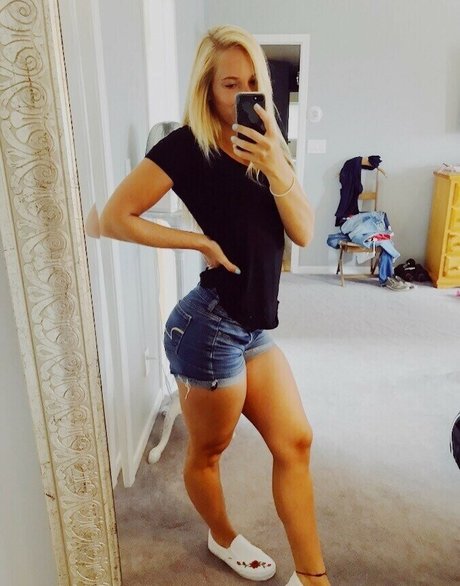 Daphney Plot sexy actress img