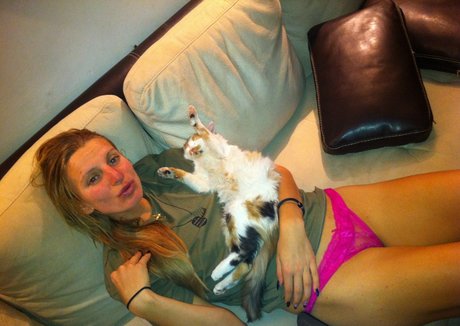 Sesil Karatantcheva free model archive