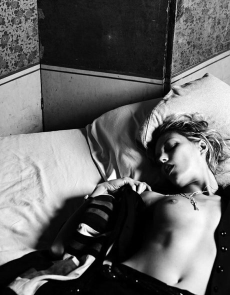 Anja Rubik model adult pic