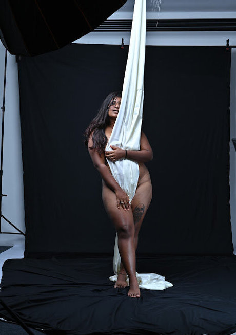 The Hunters Girl Chubby Indian adult star pic