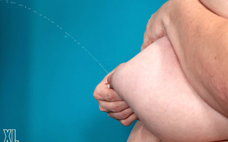 Lexxxi Luxe naked star img