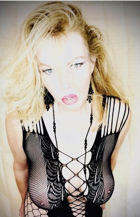 Butterflyshelbz erotic pornstar pic